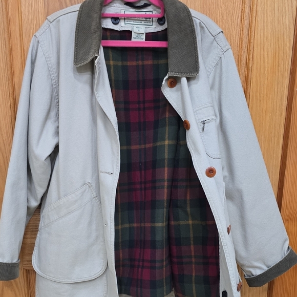L.L. Bean Women’s Field Barn Chore Jacket with Green Corduroy and Flannel Liner - Picture 6 of 16